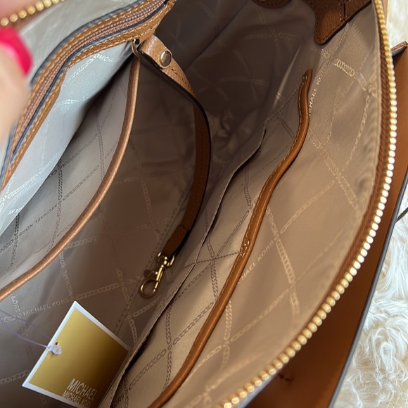 NWT Michael Kors Mercer Brown Pebbled Leather Satchel / Tote - Picture 10 of 11